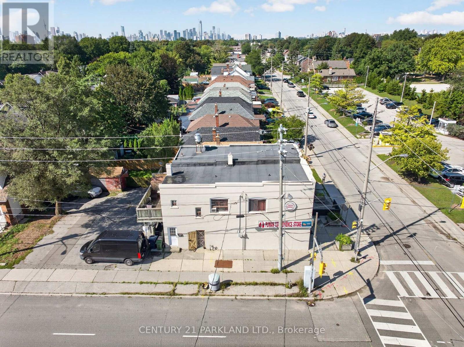 549 Sammon Avenue, Toronto, Ontario  M4J 2B3 - Photo 6 - E13770736