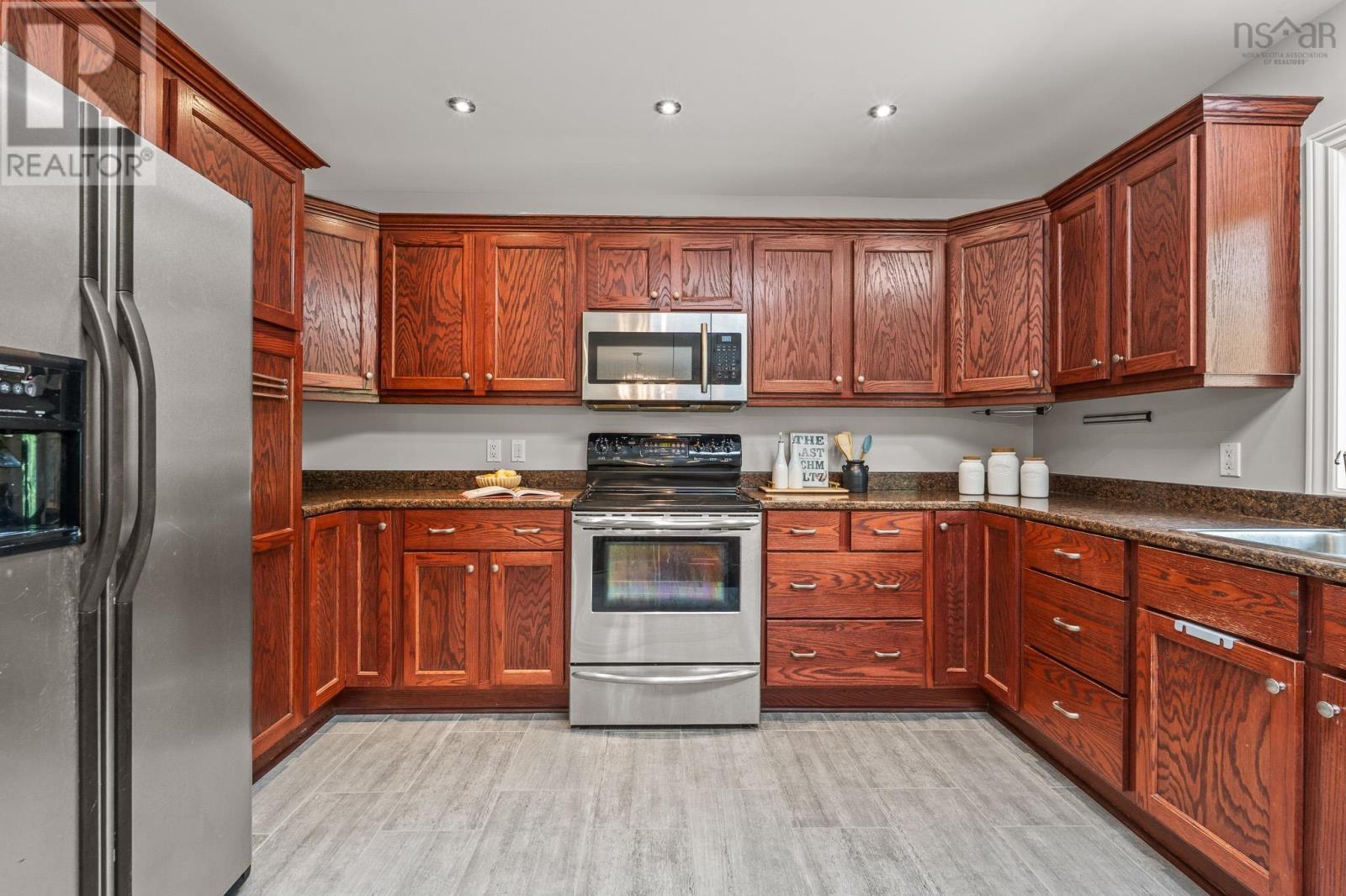12 Loriann Drive photo 18