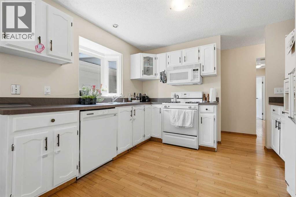 121 Sunbank Way Se, Calgary, Alberta  T2X 2A5 - Photo 5 - A2342640