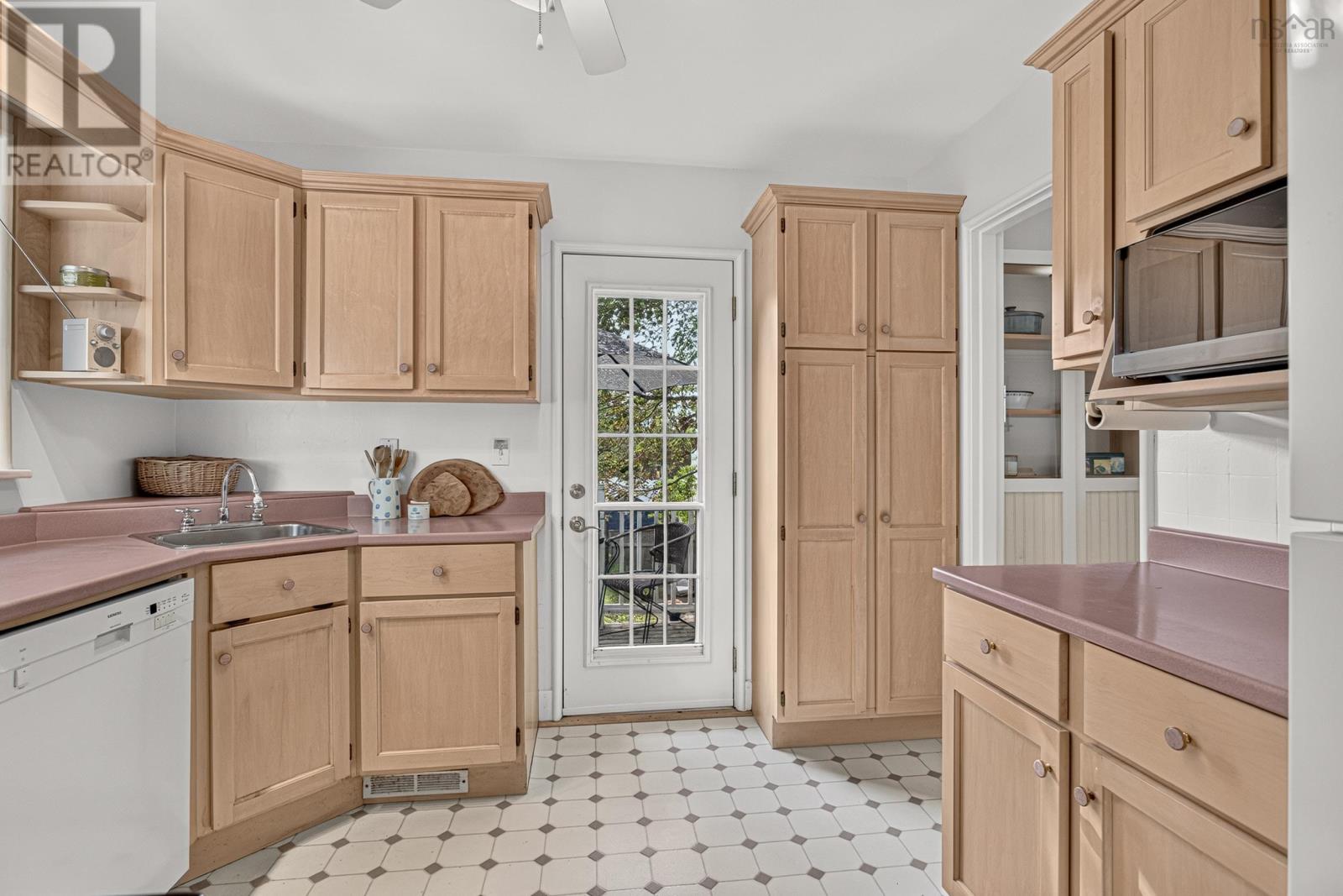 2590 Poplar Street, Halifax, Nova Scotia  B3L 2Y8 - Photo 9 - 202622984