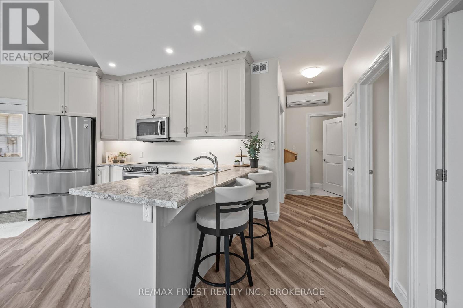 47 Lowry Place, Loyalist, Ontario  K7N 0E2 - Photo 13 - X13771210