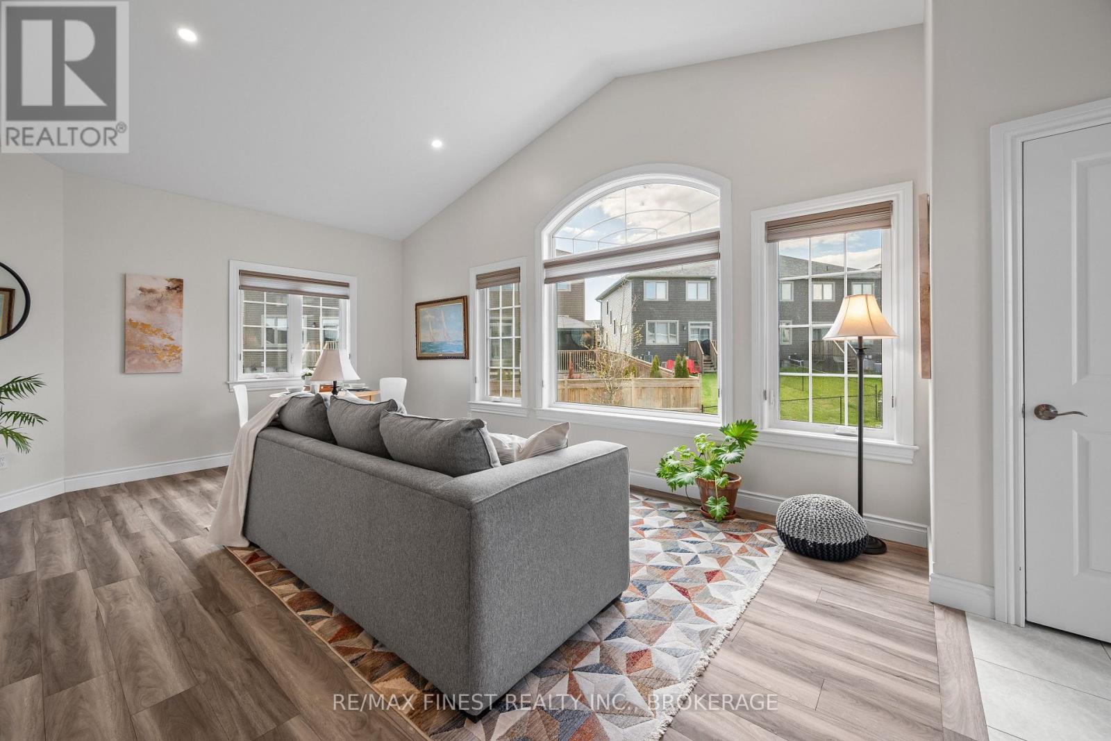 47 Lowry Place, Loyalist, Ontario  K7N 0E2 - Photo 8 - X13771210