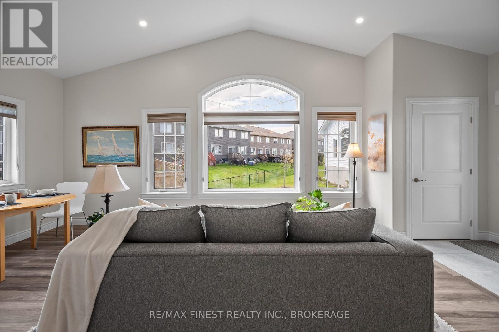 47 Lowry Place, Loyalist, Ontario  K7N 0E2 - Photo 9 - X13771210