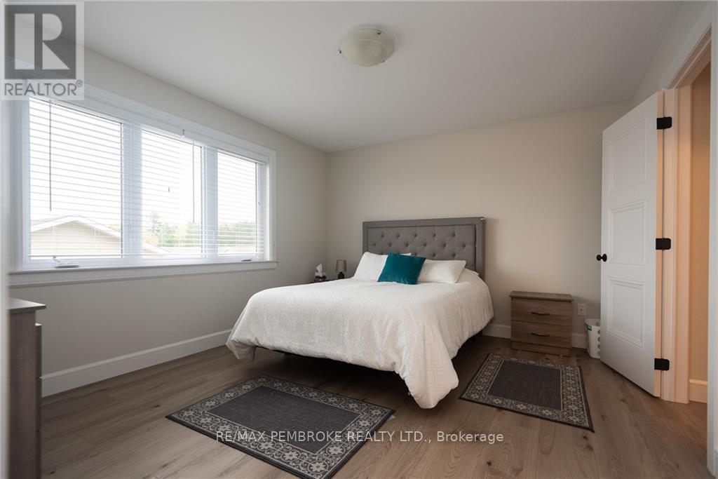109 Chad Street, Petawawa, Ontario  K8H 0G9 - Photo 18 - X13771212