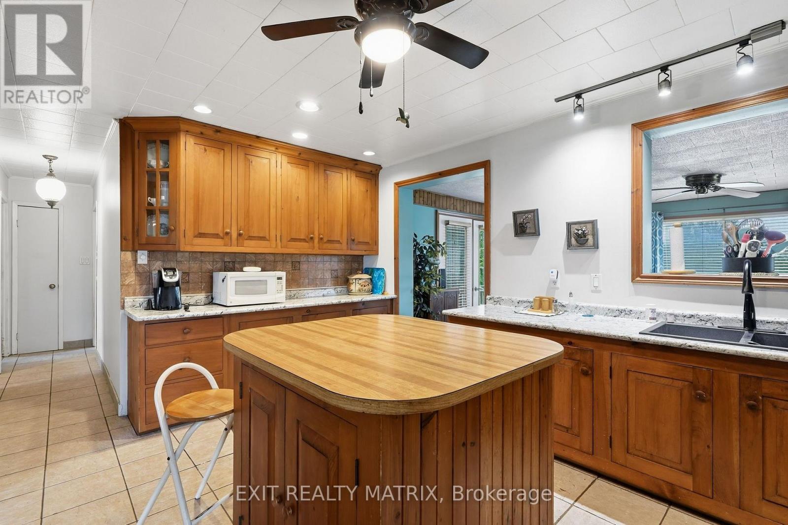 22215 Laggan-Glenelg Road, North Glengarry, Ontario  K0B 1E0 - Photo 10 - X13771074