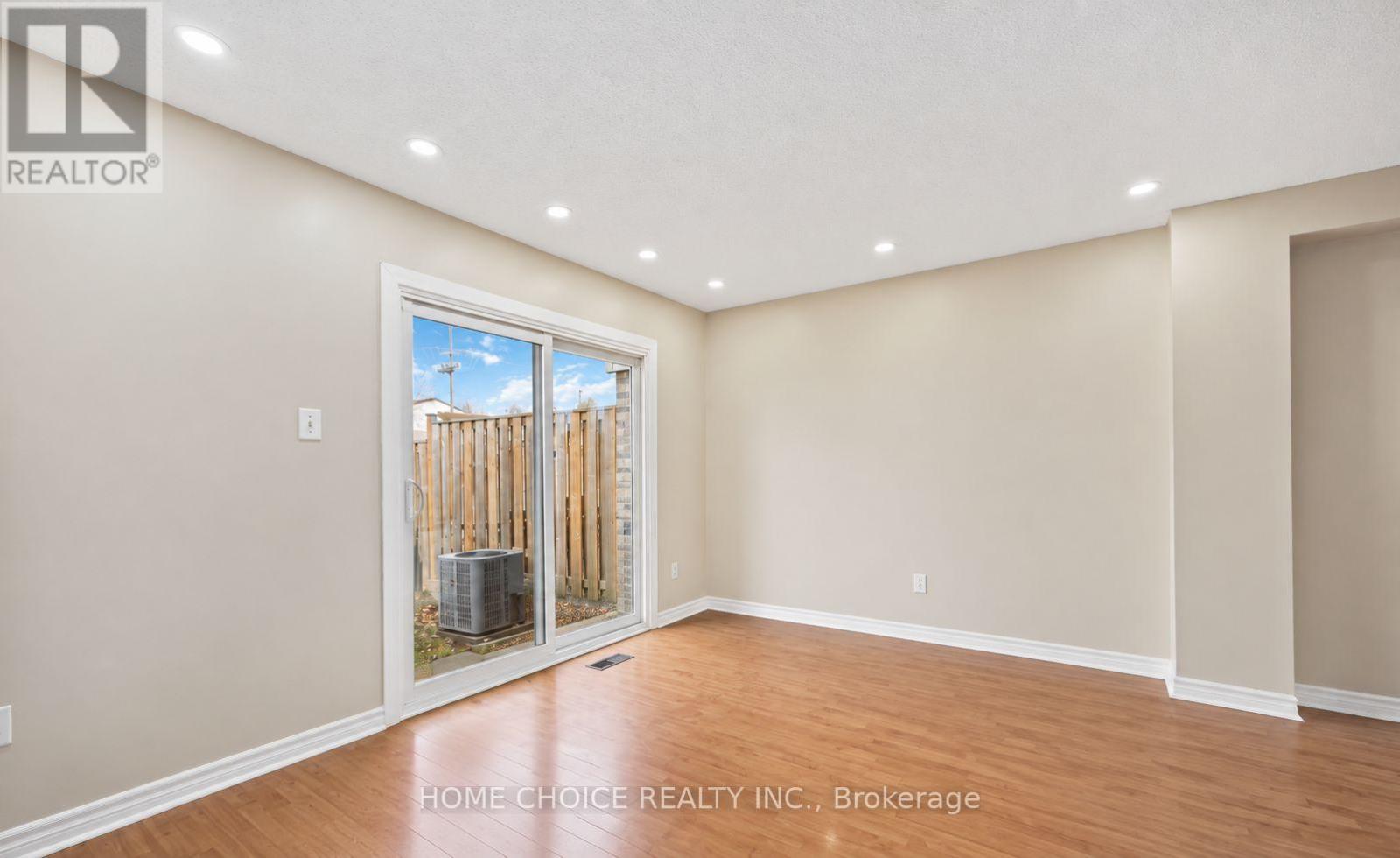 31 - 611 Galahad Drive, Oshawa, Ontario  L1K 1M1 - Photo 4 - E13770982