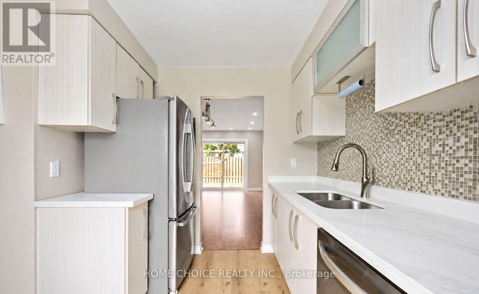 31 - 611 Galahad Drive, Oshawa, Ontario  L1K 1M1 - Photo 6 - E13770982