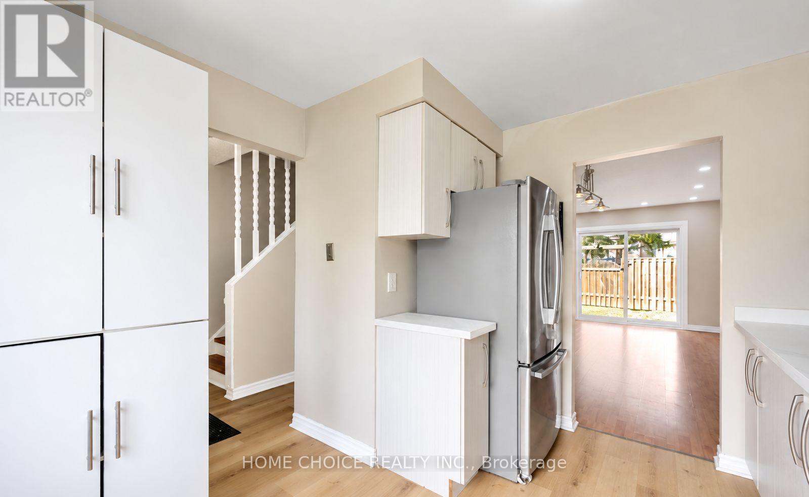 31 - 611 Galahad Drive, Oshawa, Ontario  L1K 1M1 - Photo 8 - E13770982