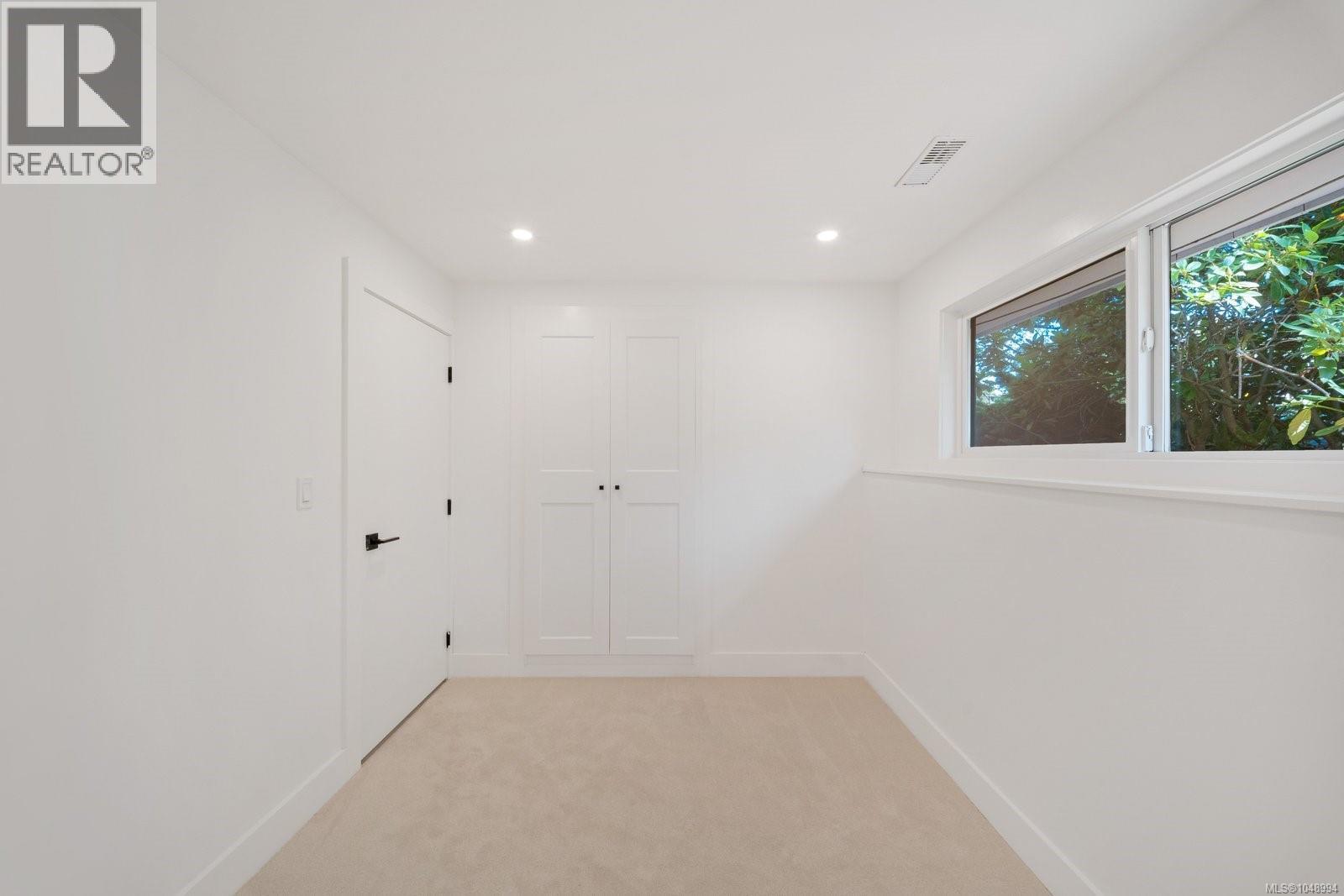 1601 Mileva Lane, Saanich, British Columbia  V8N 2V6 - Photo 36 - 1048994