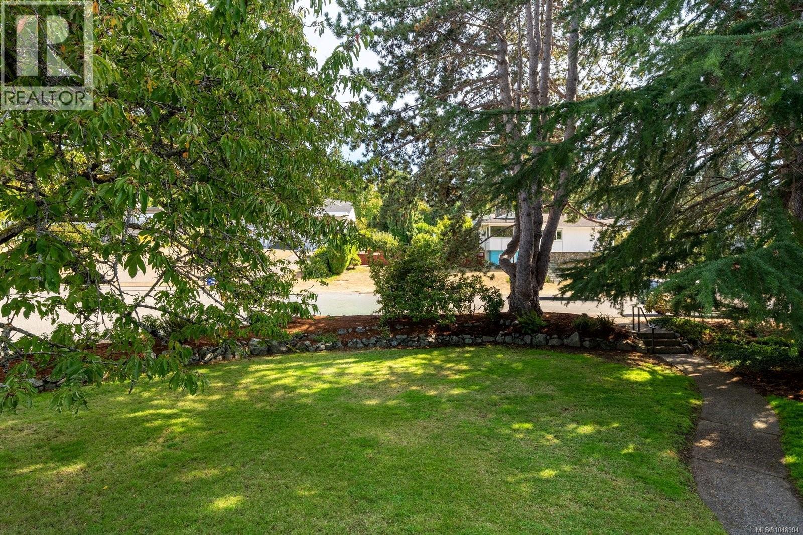 1601 Mileva Lane, Saanich, British Columbia  V8N 2V6 - Photo 88 - 1048994