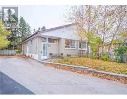 104 WILLOW(MAIN FLOOR) LANE, Newmarket, Ontario