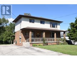 39 CHESTER ROAD, Hamilton, Ontario