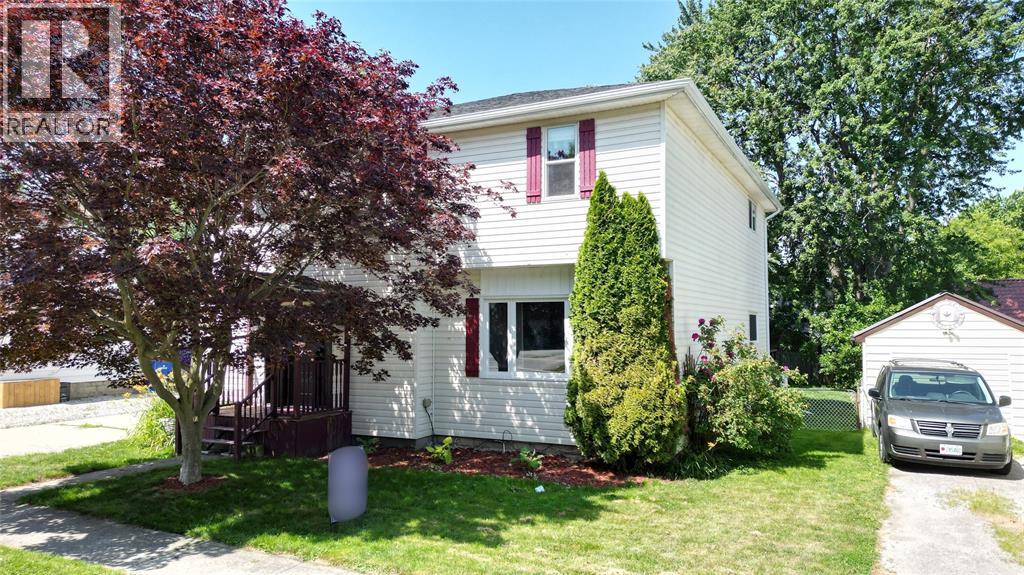85 Main Street, Wallaceburg, Ontario  N8A 2G7 - Photo 2 - 26022105
