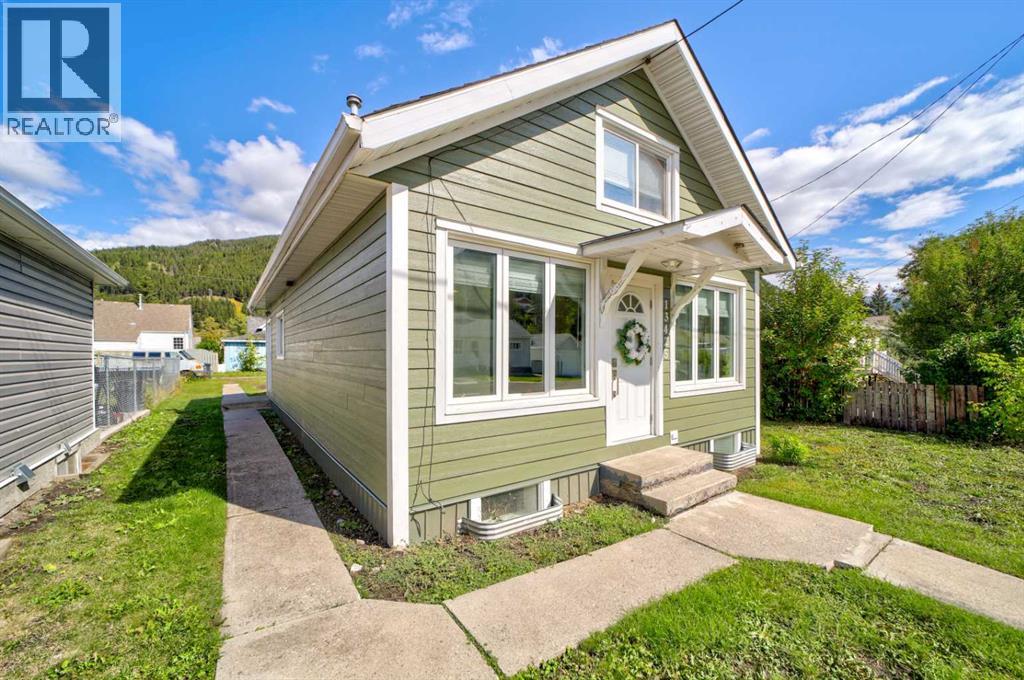 13425 18 Avenue, Blairmore, Alberta  T0K 0E0 - Photo 2 - A2343885