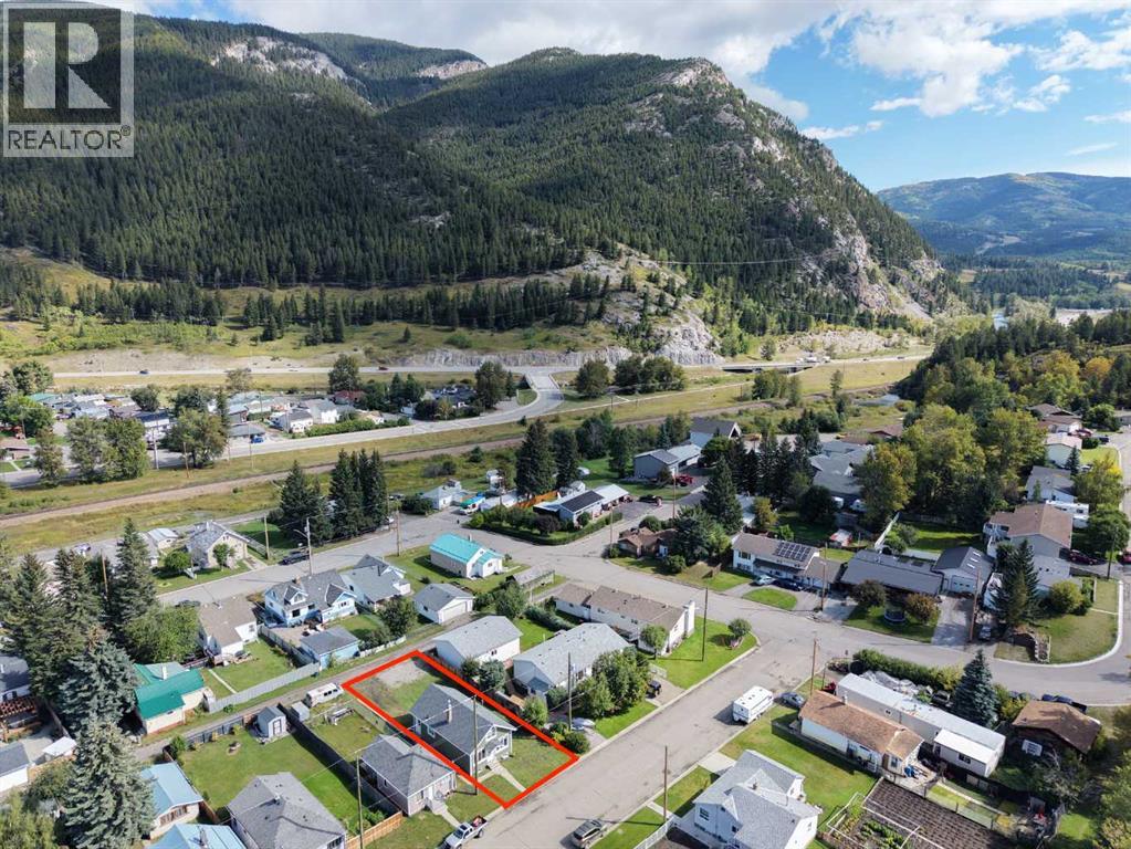 13425 18 Avenue, Blairmore, Alberta  T0K 0E0 - Photo 42 - A2343885