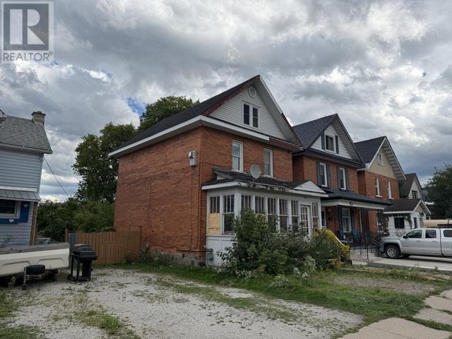 246 St James St, Sault Ste. Marie, Ontario  P6A 1P6 - Photo 2 - SM262504