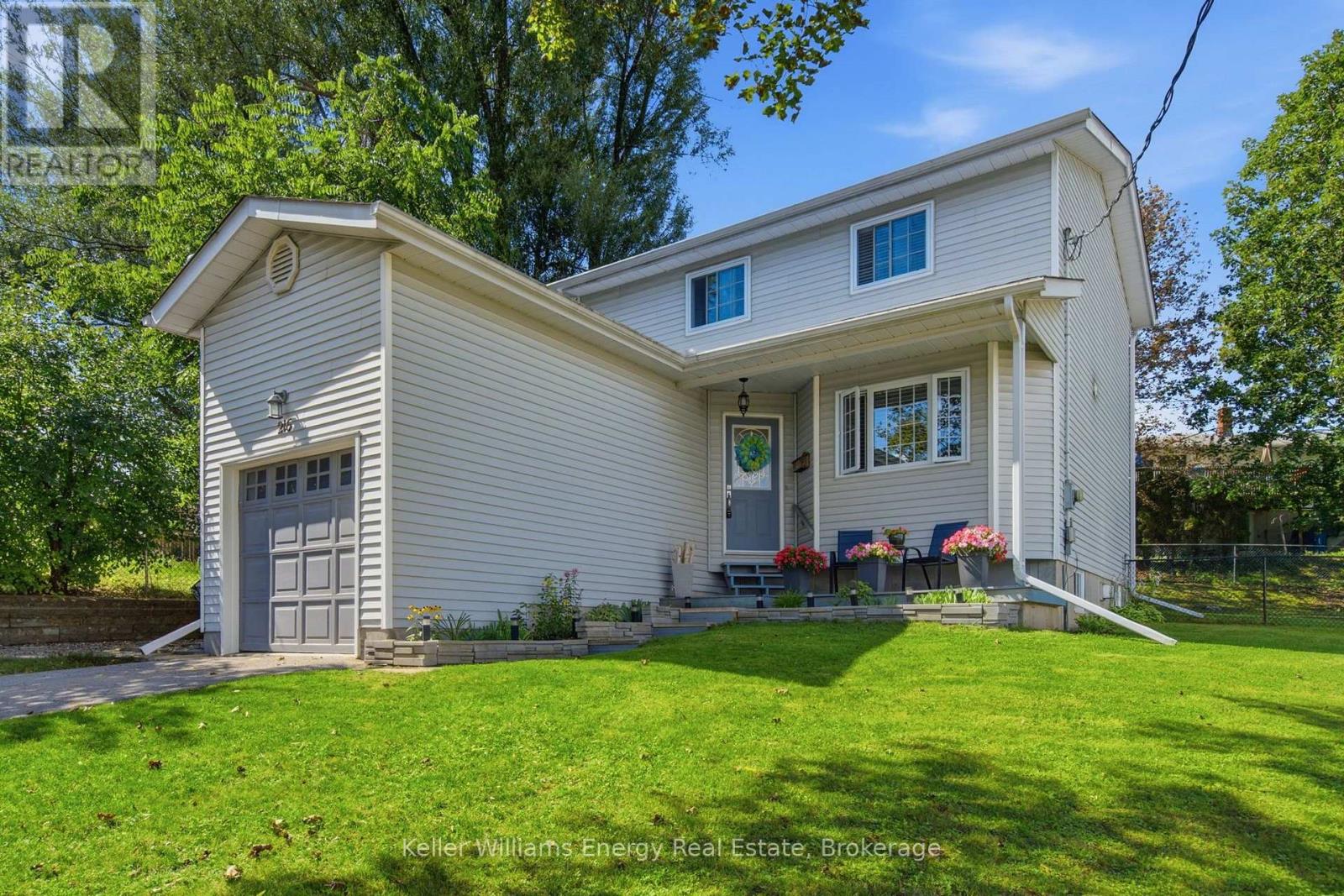 216 Gallagher Street, Peterborough (Northcrest Ward 5), Ontario  K9H 5P5 - Photo 1 - X13771570