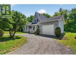 <div class="price">$689,900</div> 14930 Concession 10-11 Road, North Stormont<br><div style="margin-bottom:8px;"><small>RE/MAX Boardwalk Realty</small></div><div class='bed_bath'>3 Bed | 2 Bath</div>