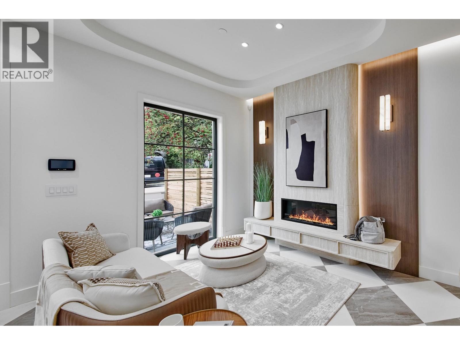 2 4659 W 11TH AVENUE Vancouver British Columbia Canada V6R2M6 4