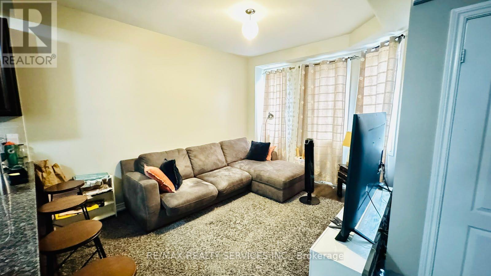8 Rabbit Run Way, Brampton, Ontario L6Z 0J2 - Photo 14 - W13765906