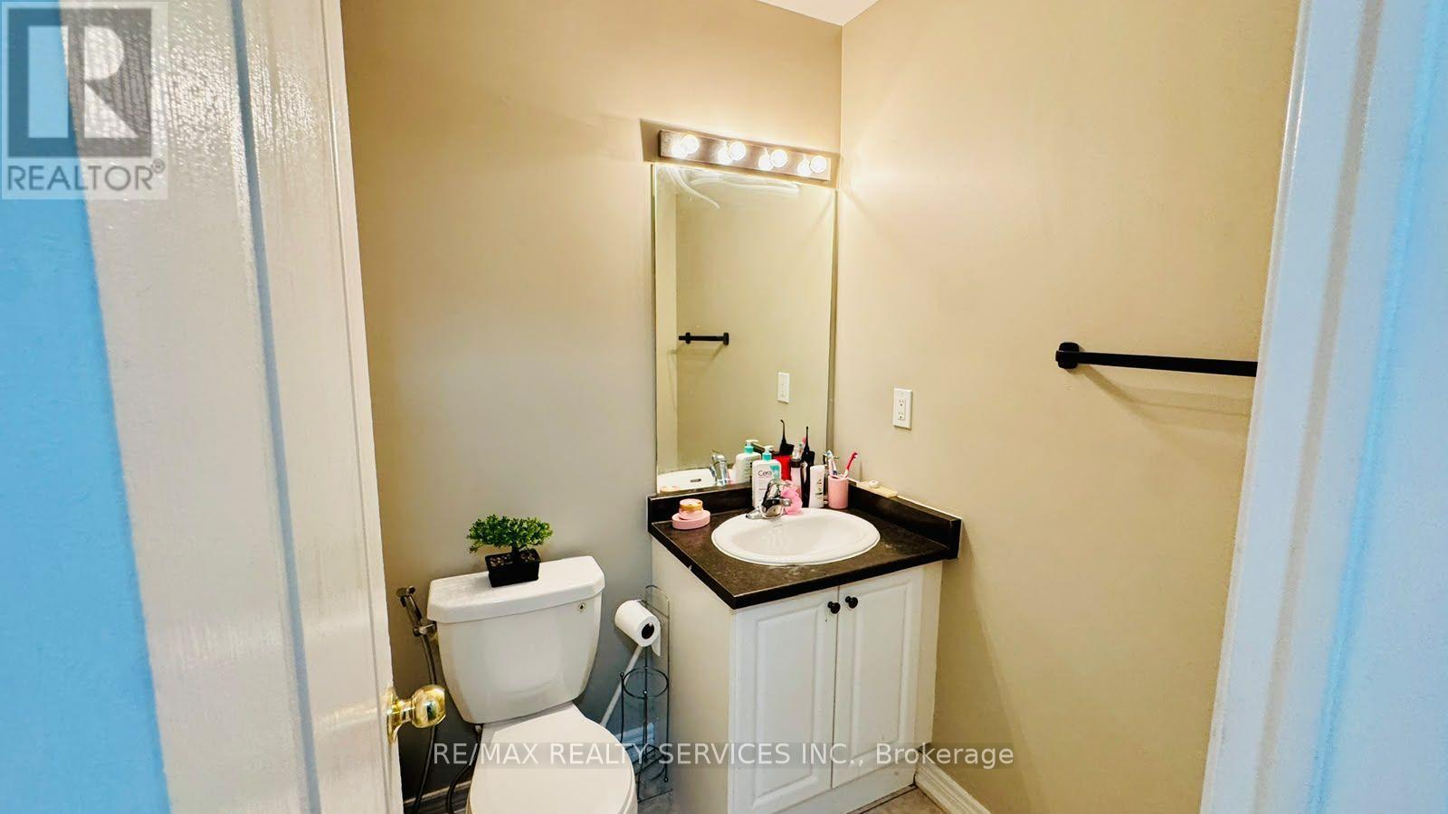 8 Rabbit Run Way, Brampton, Ontario L6Z 0J2 - Photo 16 - W13765906