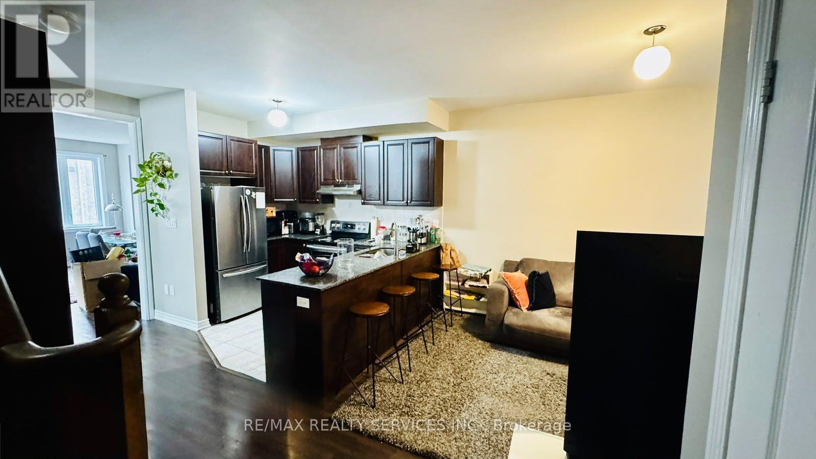8 Rabbit Run Way, Brampton, Ontario L6Z 0J2 - Photo 7 - W13765906