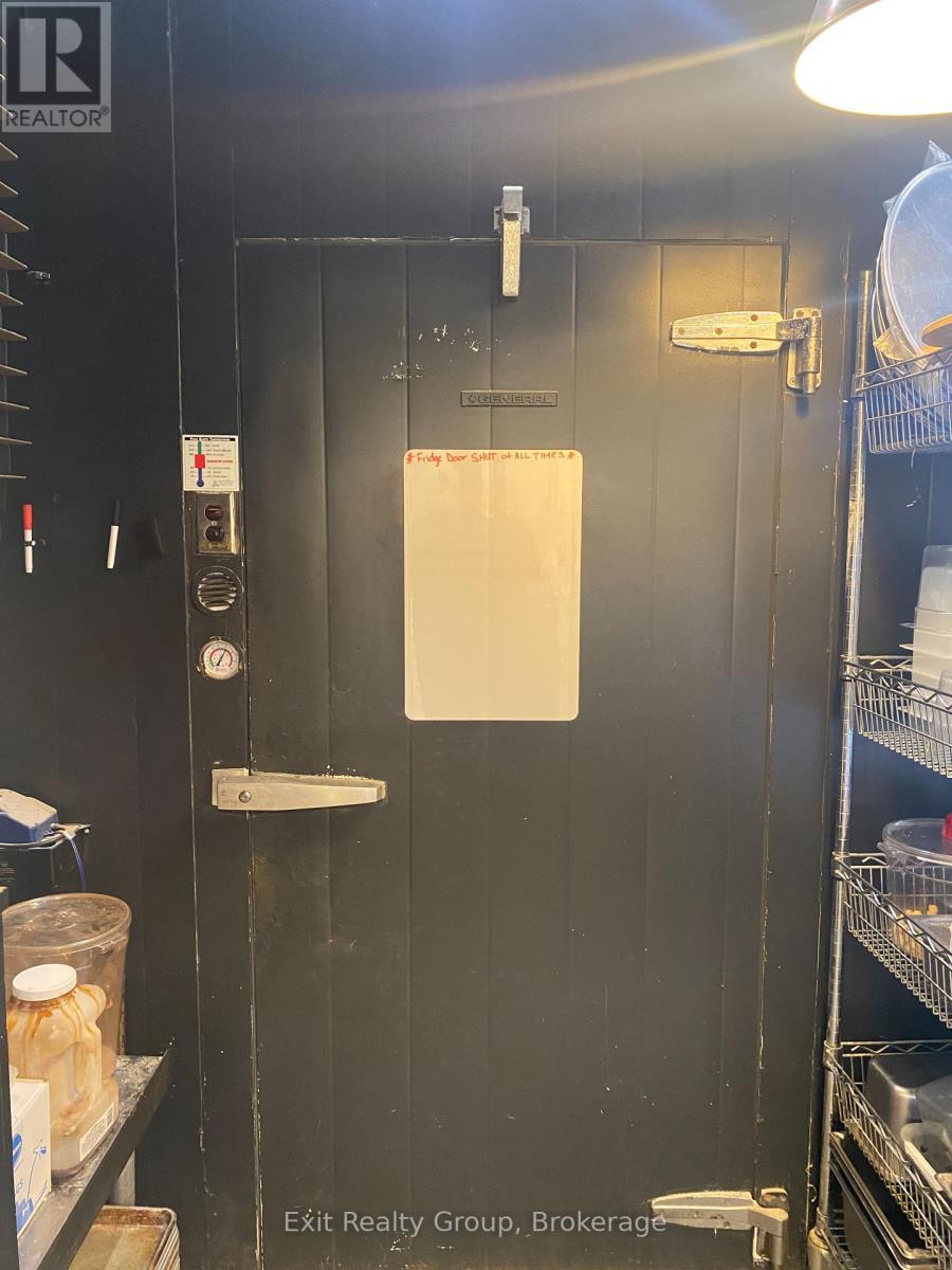Unit 4 - 391 Dundas Street W, Quinte West (Trenton Ward), Ontario  K8V 3S4 - Photo 8 - X13771804