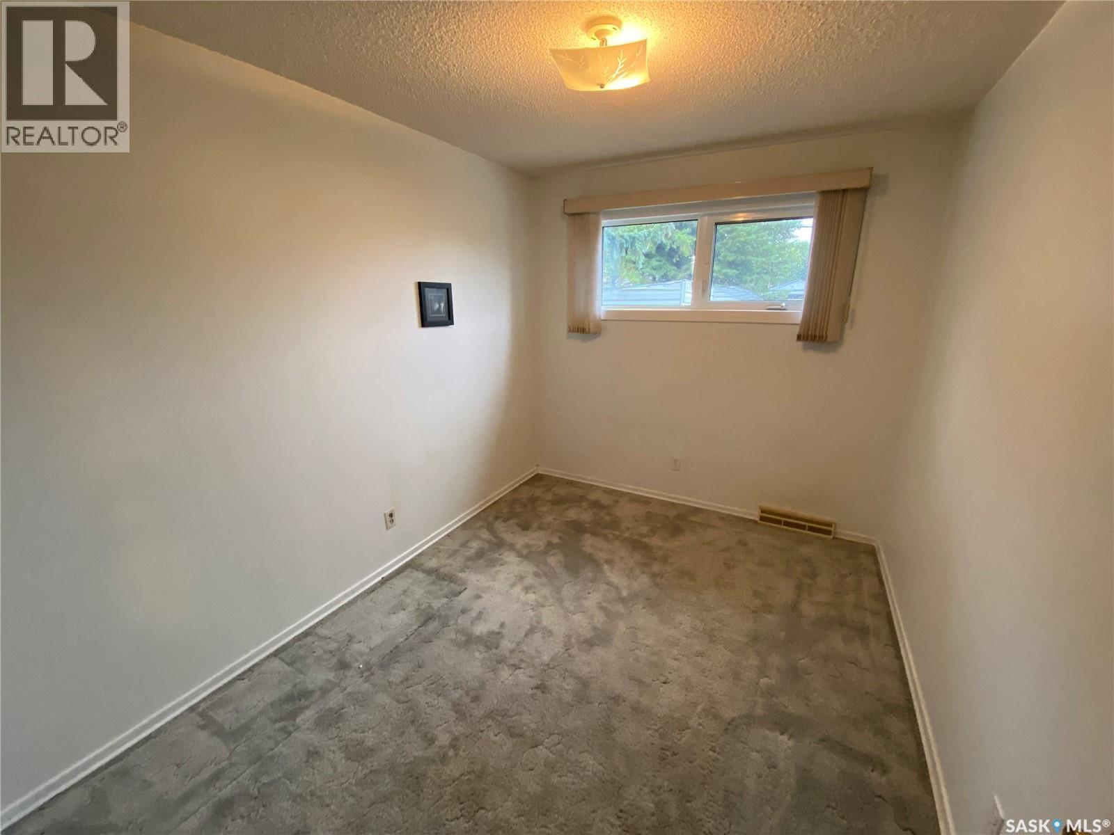 25 Barbour Avenue, Yorkton, Saskatchewan  S3N 2H6 - Photo 9 - SK047935