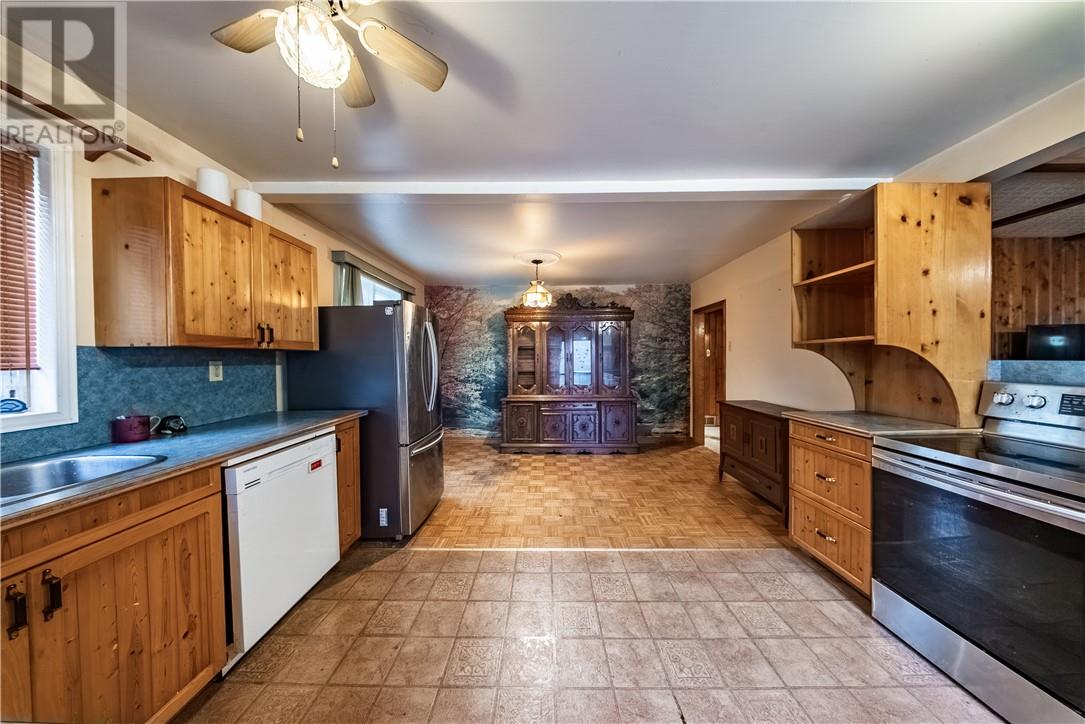 54 Whippoorwill, Estaire, Ontario  P3E 4N1 - Photo 3 - 2130292