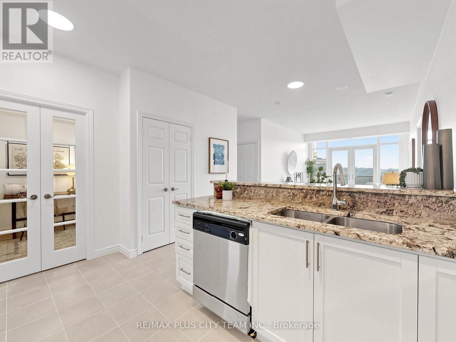 1009 - 1135 Royal York Road, Toronto, Ontario  M9A 0C3 - Photo 14 - W13771774