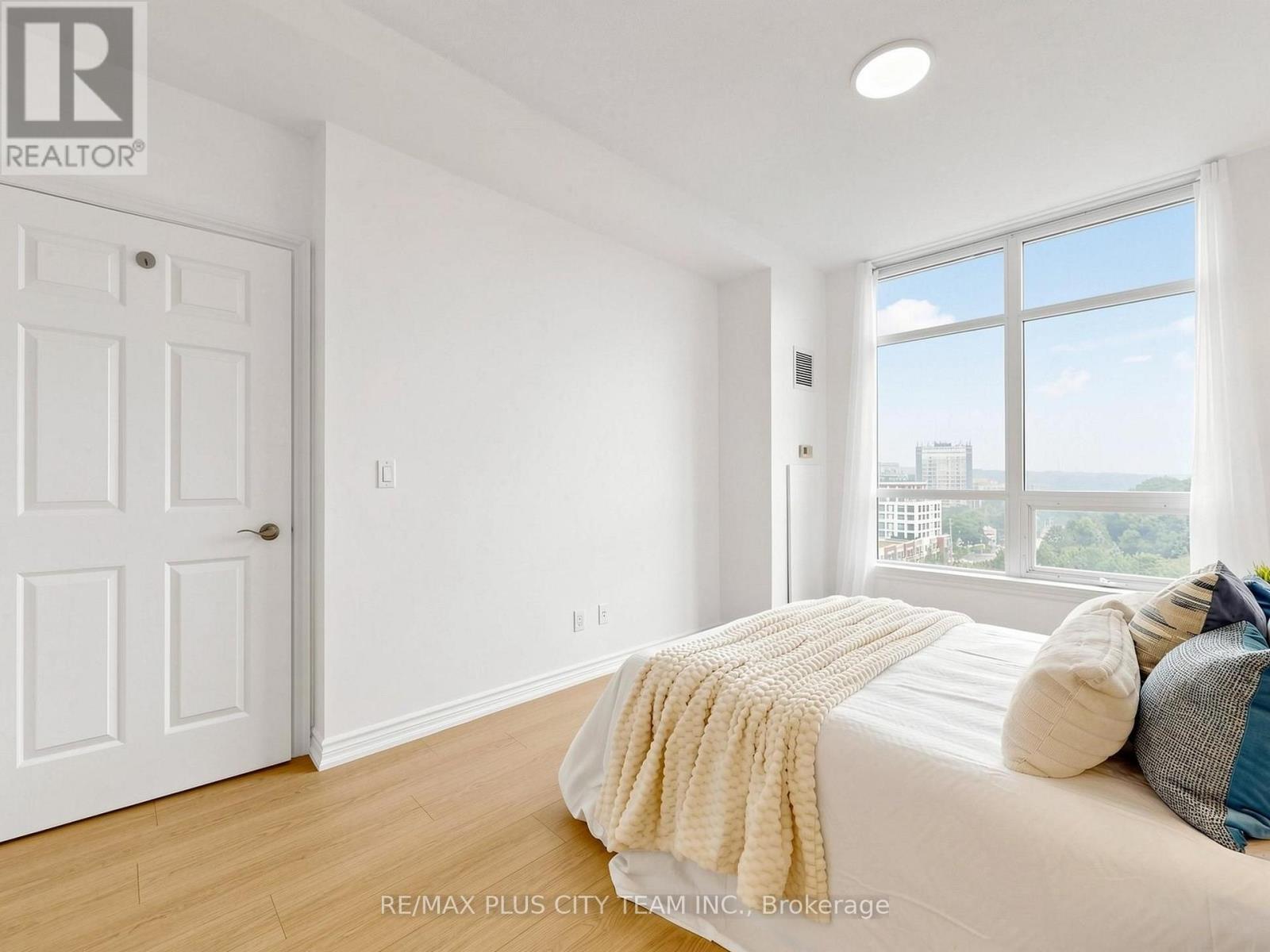 1009 - 1135 Royal York Road, Toronto, Ontario  M9A 0C3 - Photo 17 - W13771774