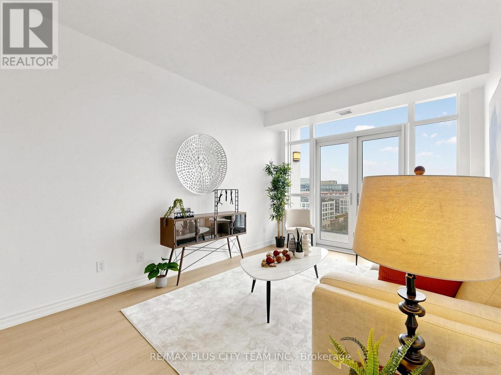 1009 - 1135 Royal York Road, Toronto, Ontario  M9A 0C3 - Photo 5 - W13771774