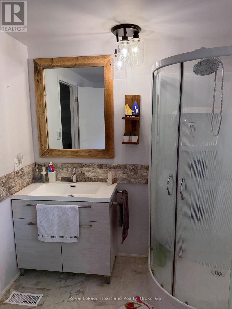 2 Huron Lane, Ashfield-Colborne-Wawanosh, Ontario  N7A 3Y2 - Photo 10 - X13771948