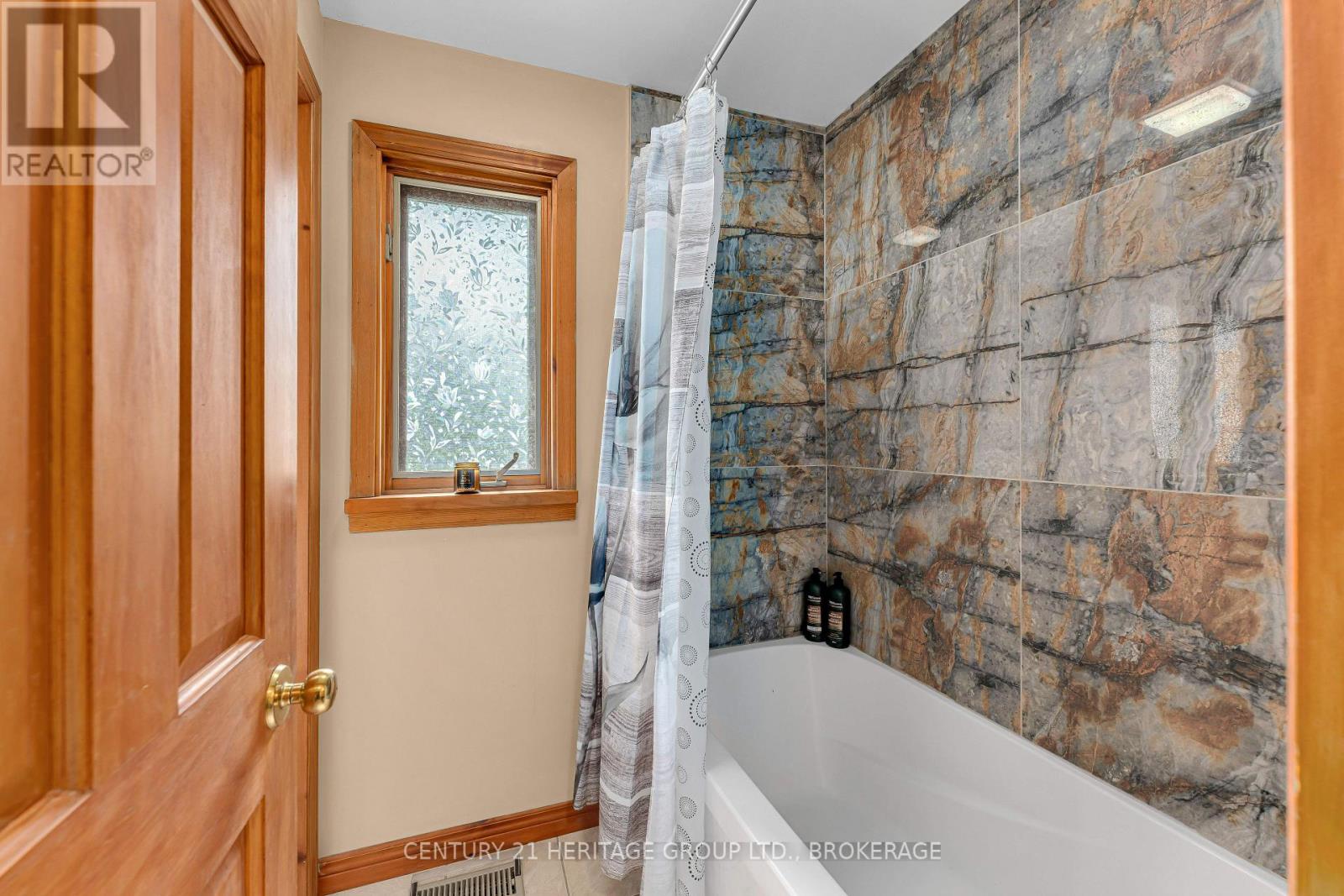137 Old River Road W, Leeds And The Thousand Islands, Ontario  K0E 1R0 - Photo 20 - X13771978