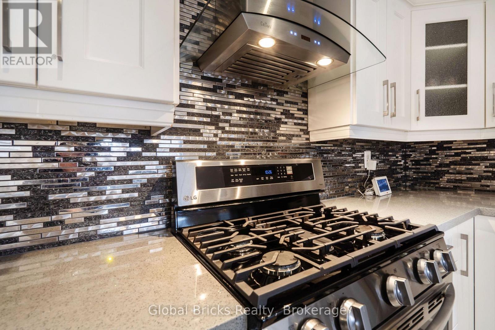 60 Dwyer Drive, Brampton, Ontario  L6S 6L2 - Photo 12 - W13771958