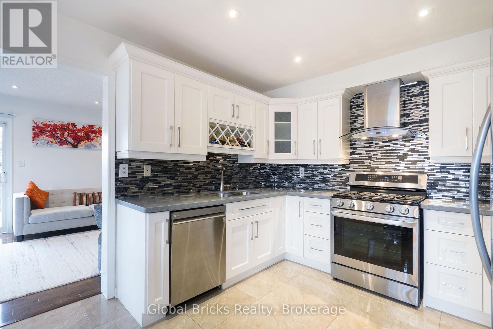 60 Dwyer Drive, Brampton, Ontario  L6S 6L2 - Photo 13 - W13771958