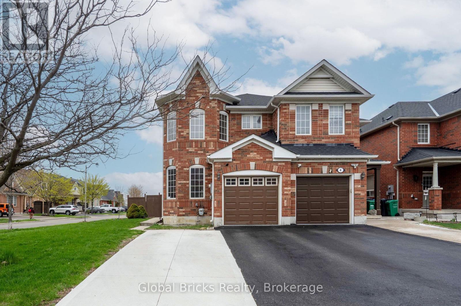 60 Dwyer Drive, Brampton, Ontario  L6S 6L2 - Photo 3 - W13771958