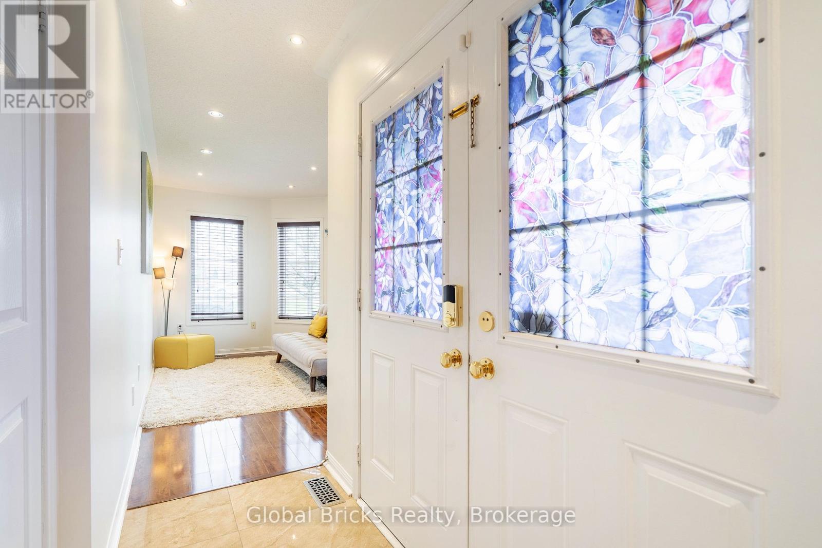 60 Dwyer Drive, Brampton, Ontario  L6S 6L2 - Photo 4 - W13771958