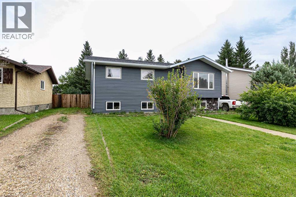 91 Heritage Drive, Lacombe, Alberta  T4L 1N8 - Photo 2 - A2343481