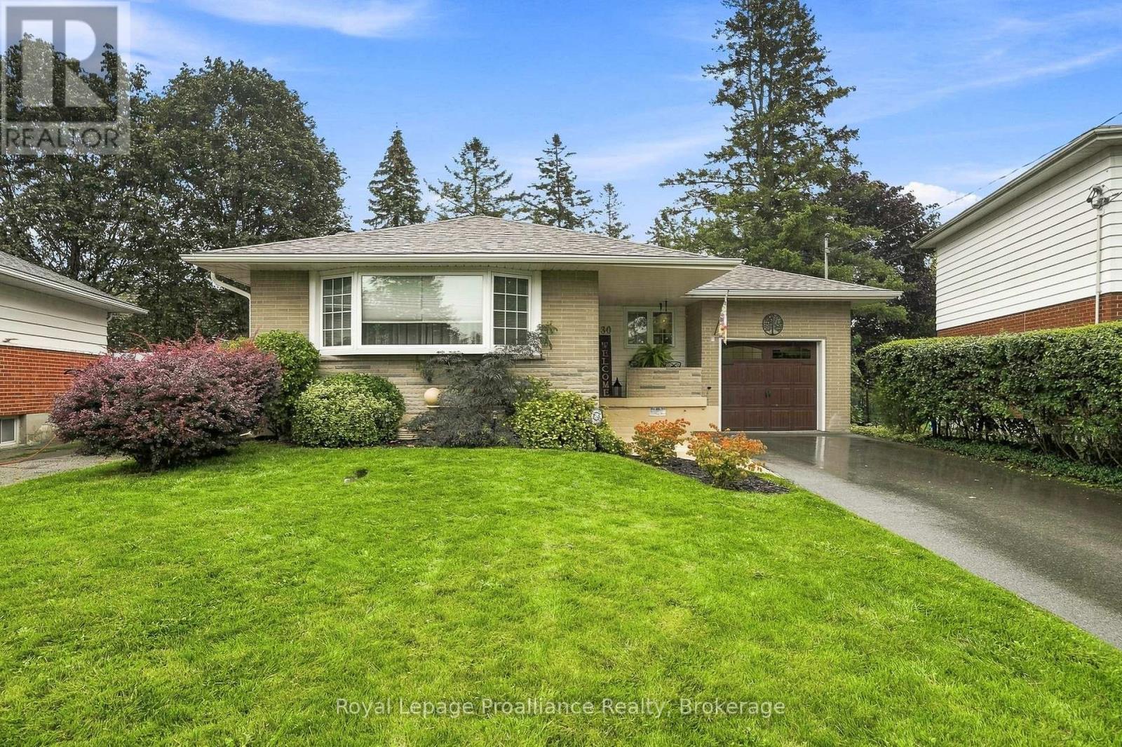 130 HASTINGS DRIVE, Belleville, Ontario