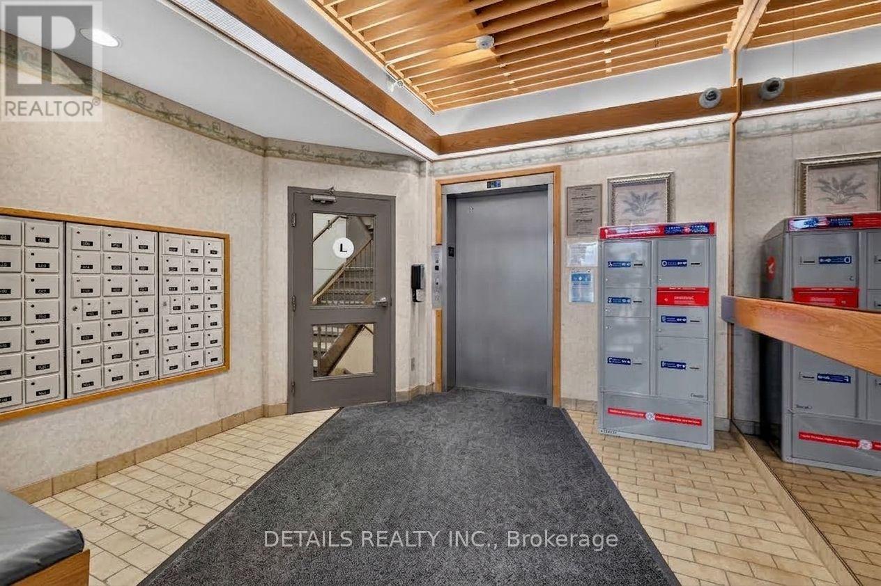 303 - 6532 Bilberry Drive, Ottawa, Ontario  K1C 4N9 - Photo 5 - X13772130