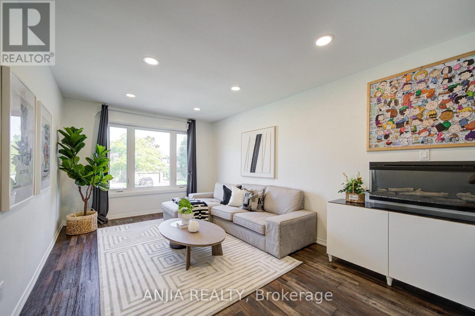 63 Enchanted Hills Crescent, Toronto, Ontario  M1V 3N9 - Photo 12 - E13772236