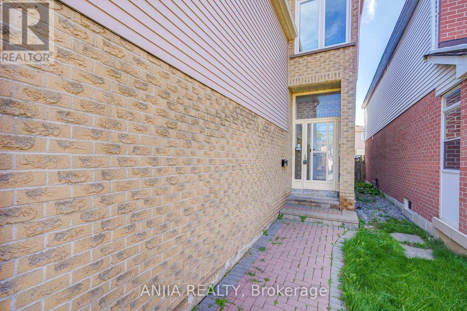 63 Enchanted Hills Crescent, Toronto, Ontario  M1V 3N9 - Photo 4 - E13772236