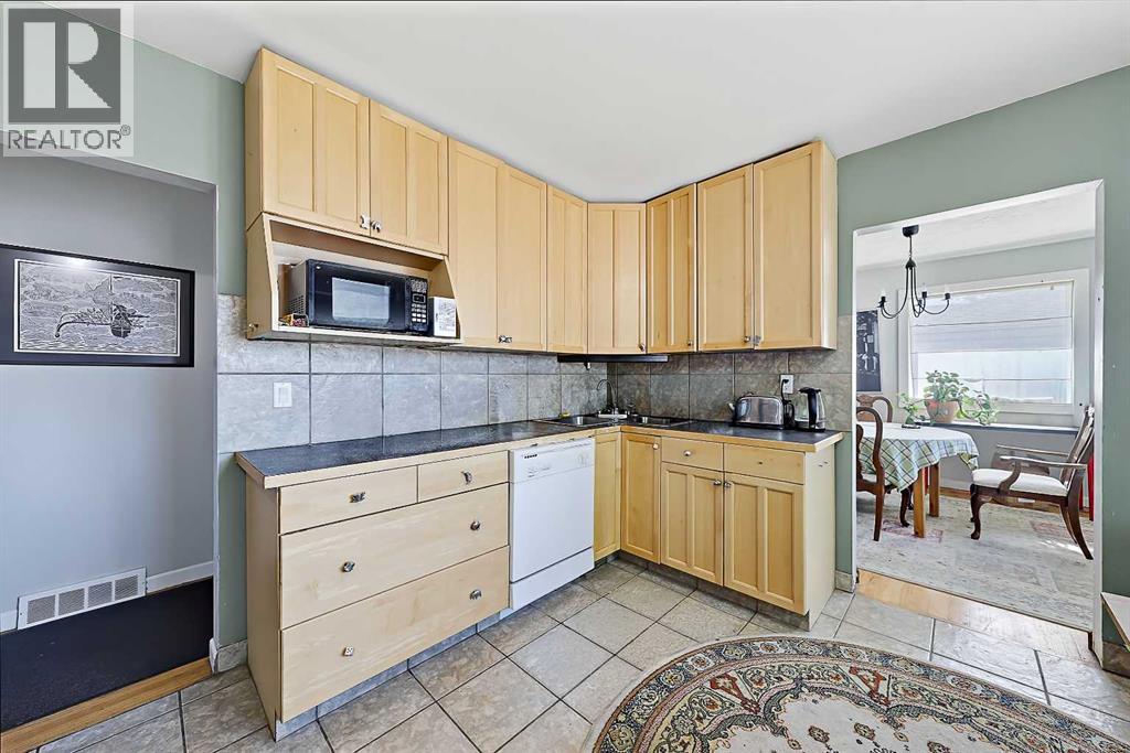 3 Creston Crescent Nw, Calgary, Alberta  T2M 4J9 - Photo 11 - A2342846