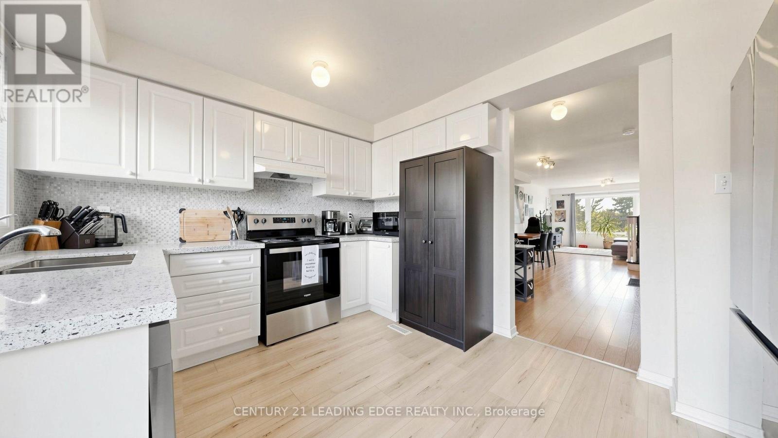152 Bartley Drive, Toronto, Ontario  M4A 1C5 - Photo 13 - C13772002