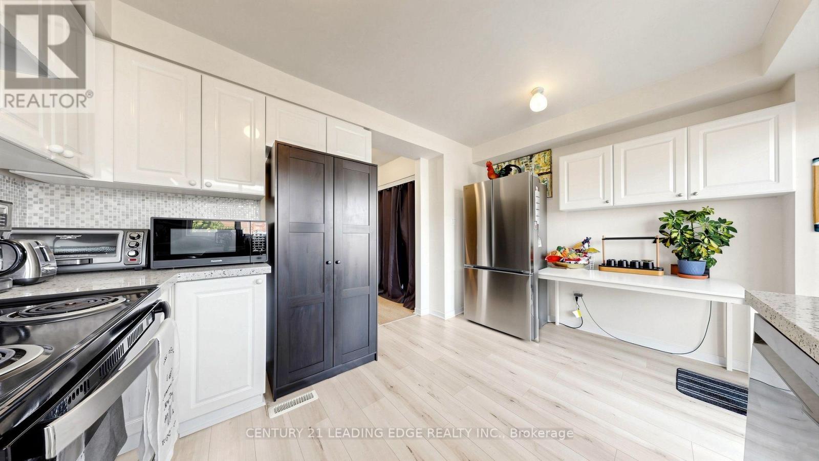 152 Bartley Drive, Toronto, Ontario  M4A 1C5 - Photo 15 - C13772002