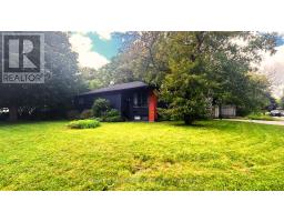 1 WILLIS DRIVE, Aurora, Ontario