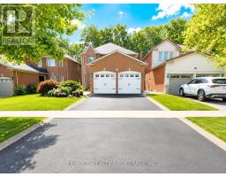 76 LARRATT LANE, Richmond Hill, Ontario