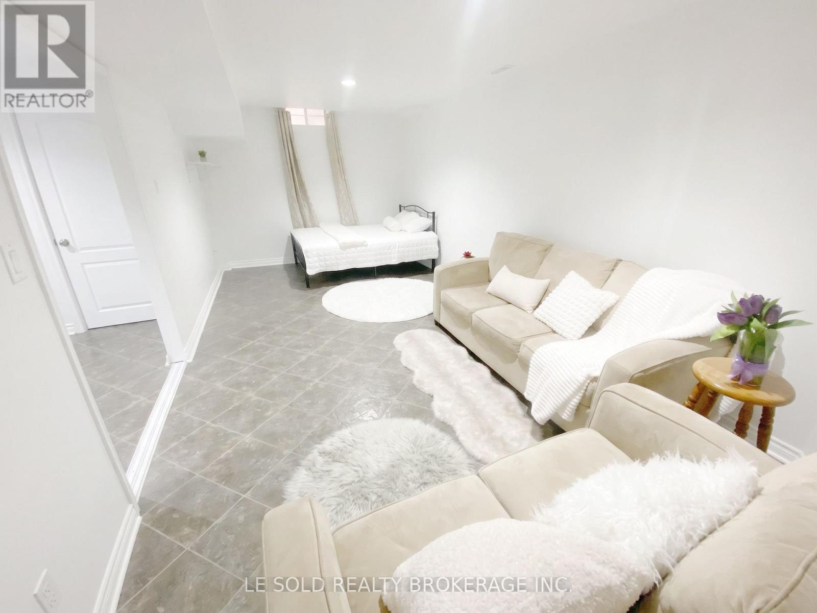 76 Larratt Lane, Richmond Hill, Ontario  L4C 0E2 - Photo 33 - N13760296