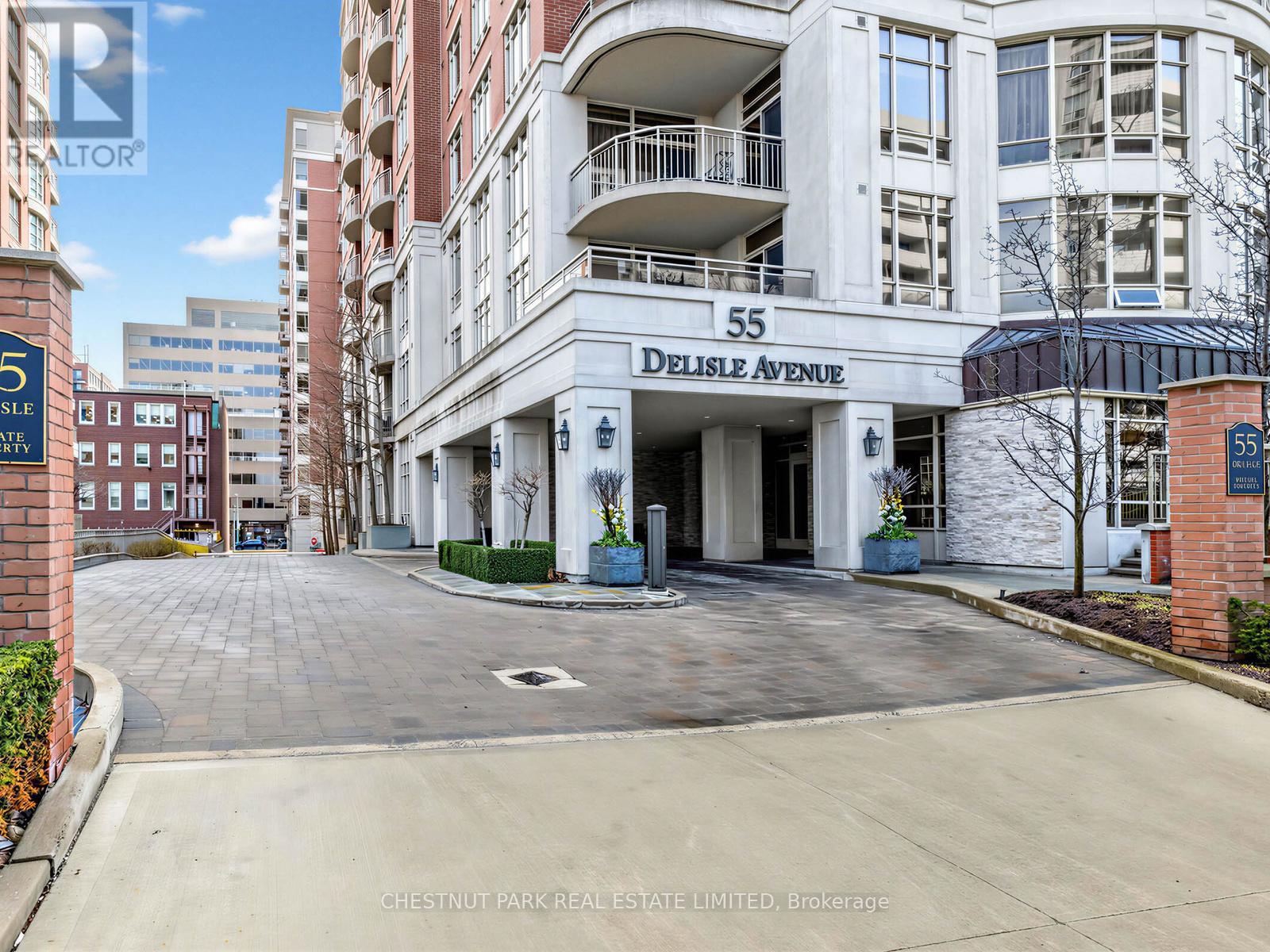 901 - 55 Delisle Avenue, Toronto, Ontario M4V 1S8 - Photo 3 - C12994174